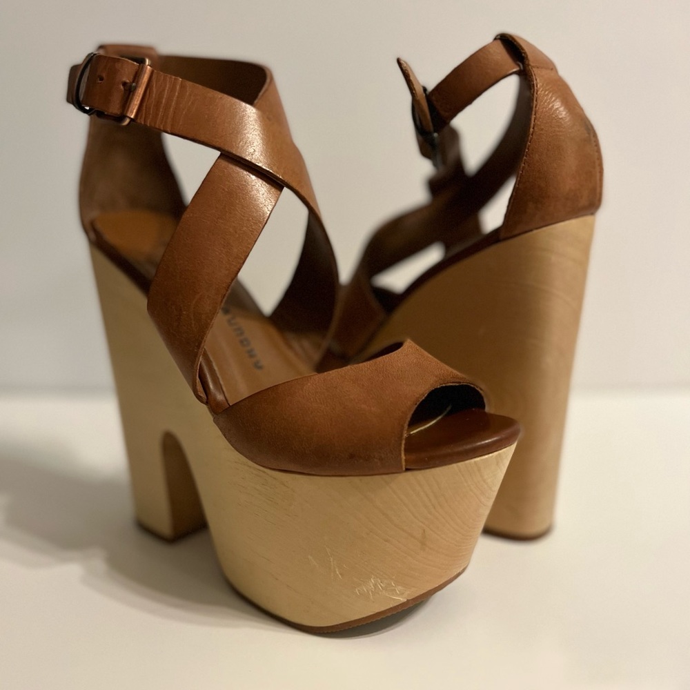 Chinese Laundry Raven Platform Heels